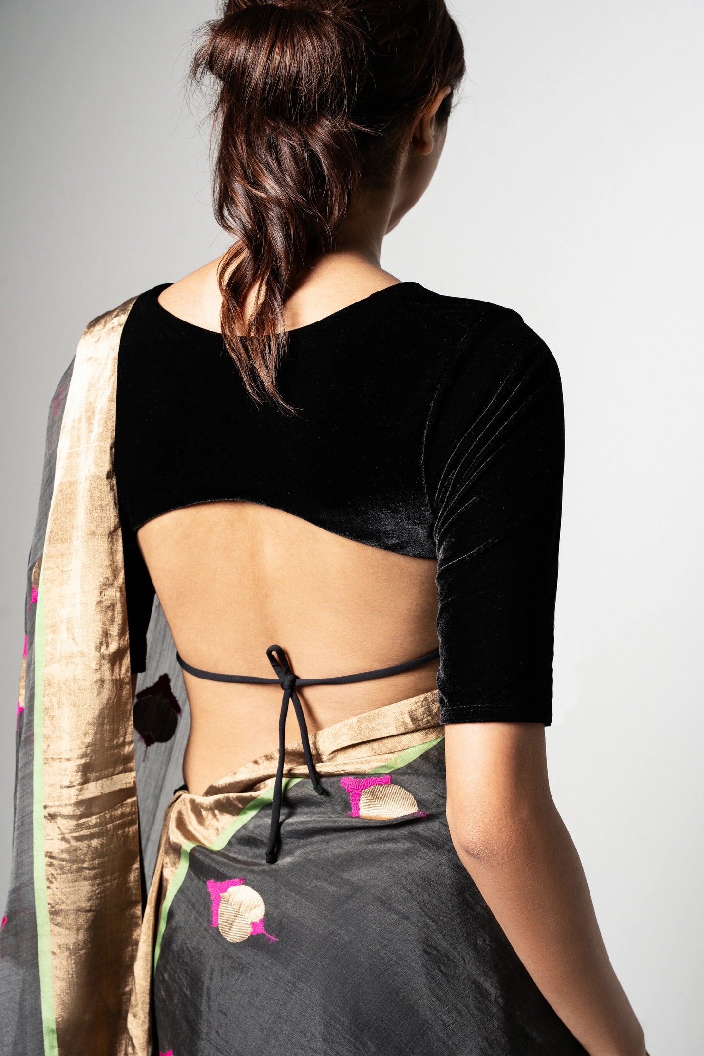 ZEENAT V-NECK BLOUSE